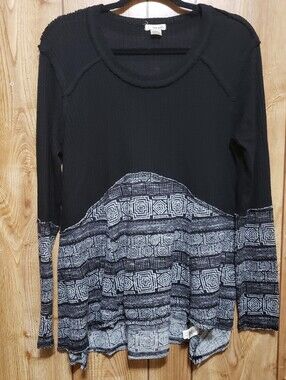 Long Sleeve Knit Top With Geometric Print Babydoll Style Med Whimsical